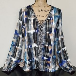 🔷️BKE V-neck Printed Lightweight Top🔷️